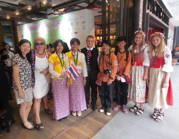 Młodzież z MDK reprezentowała Polskę na plenerze w Hong Kongu, dk, materiały prasowe MDK Rybnik